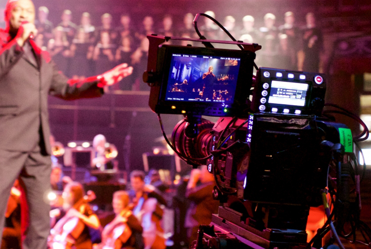 LIVE ON STAGE IN 4K AT 'DISNEY’S BROADWAY HITS'
